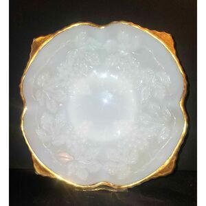 Vintage Anchor Hocking White Milk‎ Glass Bowl Gold Trim Embossed Grapes Leaves